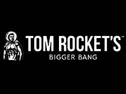 tom-rockets-sticht-aus-der-menge-hervor